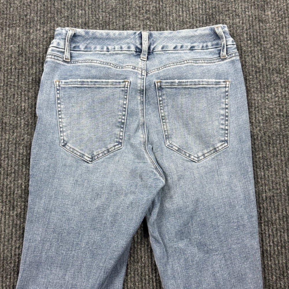 Express Skyscraper Mid Rise Ultra Hyper Stretch Flare Jeans Light Wash Size M/8 - Picture 15 of 16